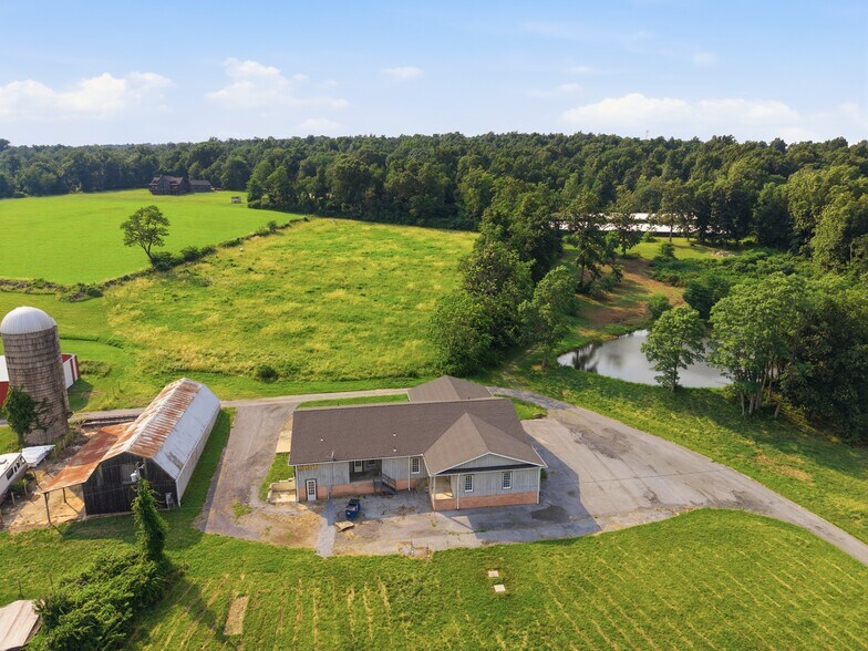 More Photos Of 13175 Washington Springs Winery Ln, Smithsburg Flex For Lease