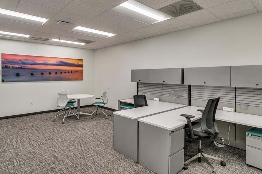 More Photos Of 4636 N Dale Mabry Hwy, Tampa Auto Dealership For Sale