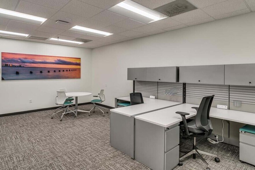 More Photos Of 4636 N Dale Mabry Hwy, Tampa Auto Dealership For Lease