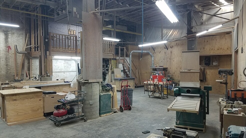 More Photos Of 3050 N Western Ave, Chicago Industrial For Lease