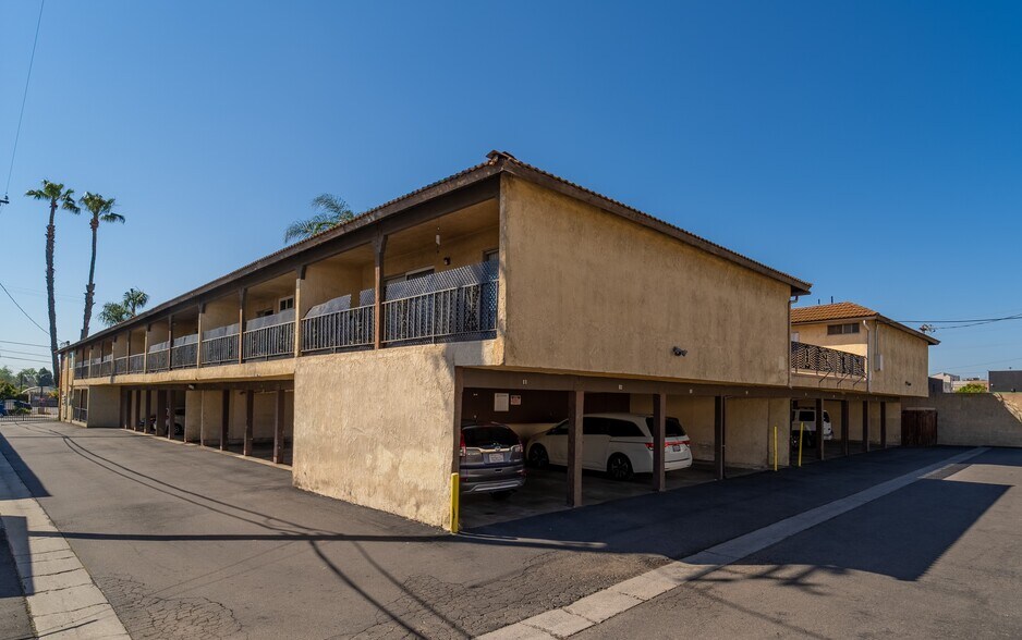 More Photos Of 2221 E Lenita Ln, Santa Ana Apartments For Sale