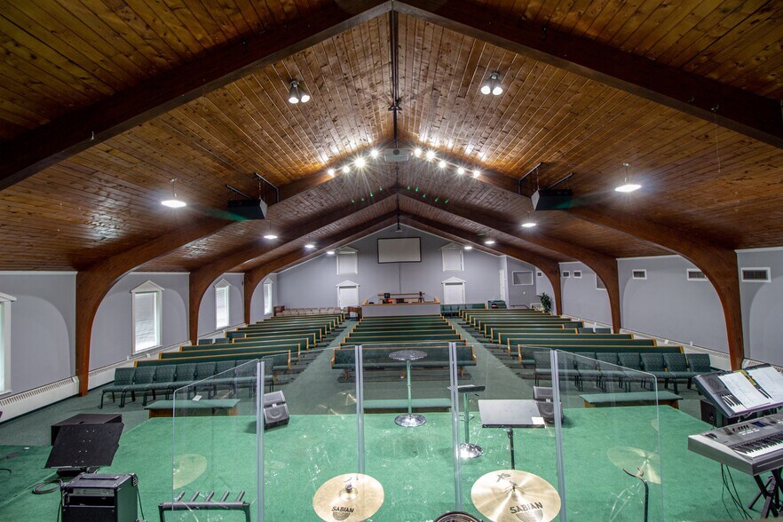 More Photos Of 23696 Northline Rd, Taylor Religious Facility For Sale