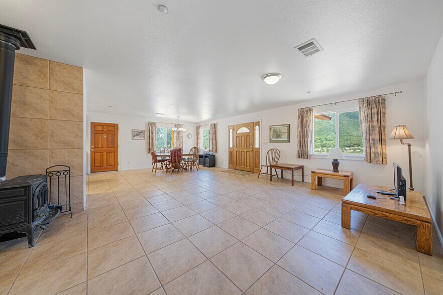 More Photos Of 1449 Lytle Creek Rd, Lytle Creek Flex For Sale