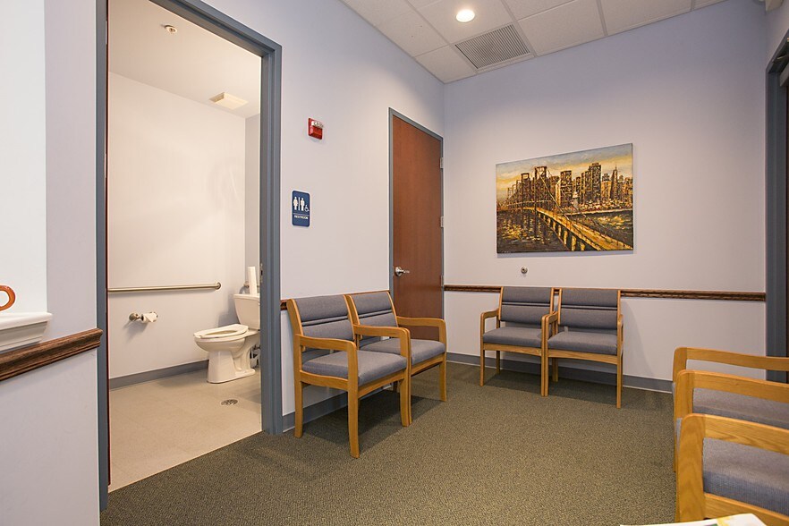 More Photos Of 28369 Davis Pky, Warrenville Office For Lease