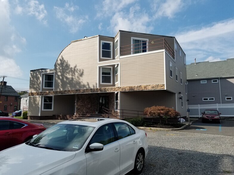 More Photos Of 241 Maple Ave, Red Bank Medical For Lease