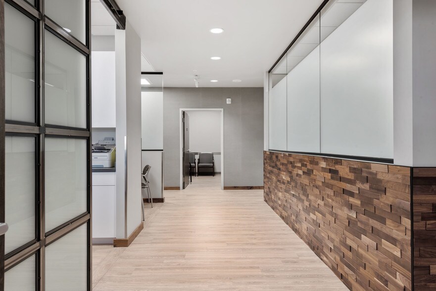 More Photos Of 5343 S Woodrow St, Murray Medical For Lease