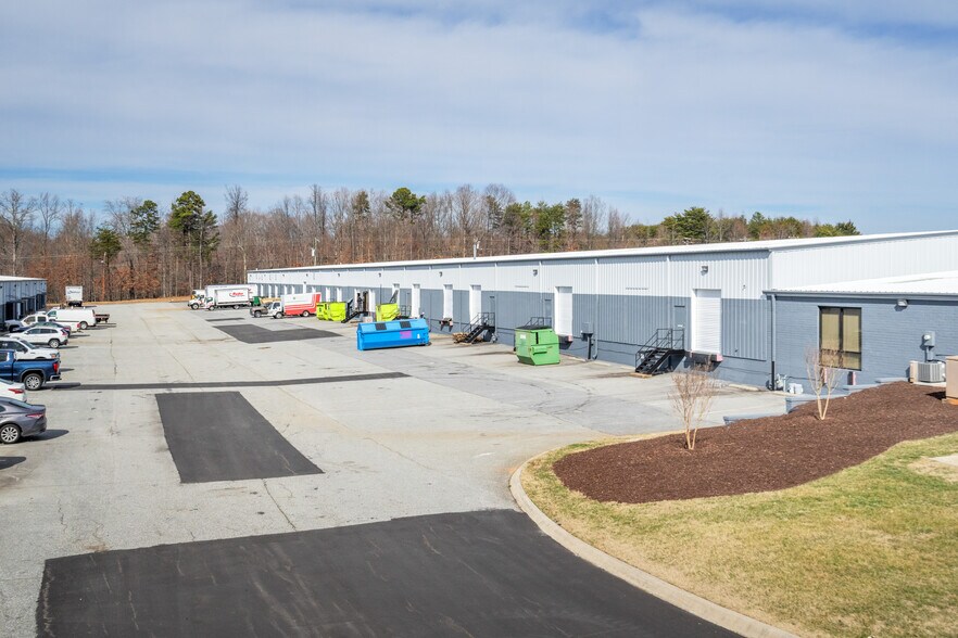More Photos Of 1381 South Park Dr, Kernersville Light Manufacturing For Lease