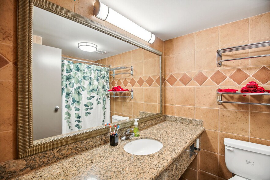 More Photos Of 34911 Van Dyke Ave, Sterling Heights Apartments For Lease