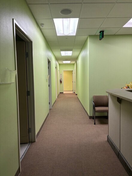 More Photos Of 406 E Vanderbilt Way, San Bernardino Medical For Sale