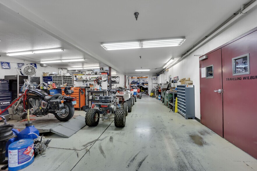 More Photos Of 4440 E Craig Rd, Las Vegas Distribution For Sale