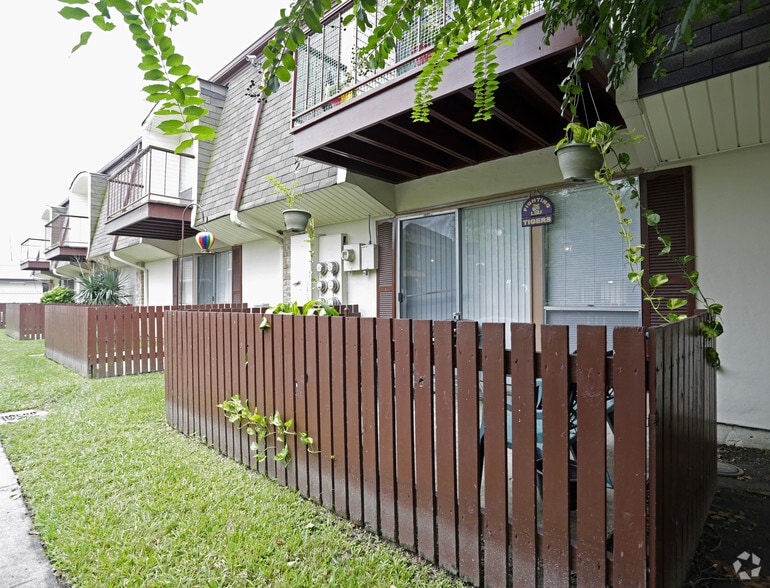 More Photos Of 1901 Lafayette St, Gretna Apartments For Sale