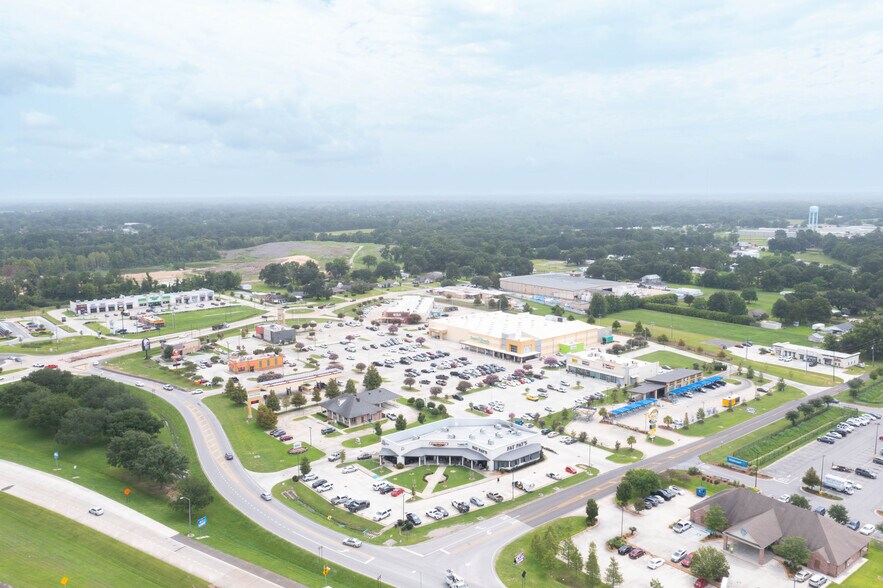 More Photos Of 110 Hector Connoly Rd, Carencro Fast Food For Sale