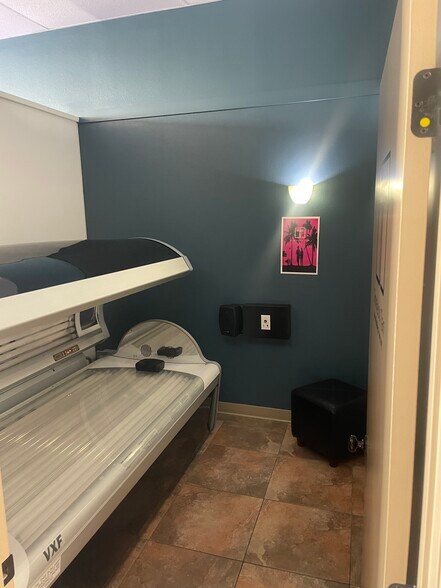 More Photos Of 4930 SE 14th St, Des Moines Unknown For Lease