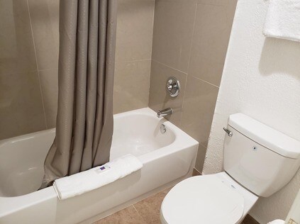 More Photos Of 15725 Bammel Village Dr, Houston Hotel For Sale