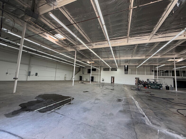 More Photos Of 487 Calle San Pablo, Camarillo Warehouse For Lease