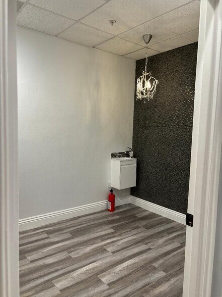 More Photos Of 20072 SW Birch St, Newport Beach Medical For Lease