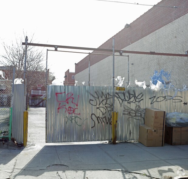 More Photos Of 2916 White Plains, Bronx General Retail For Sale