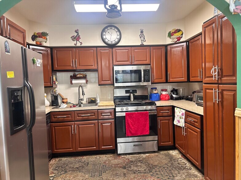 More Photos Of 1701 New York Ave, Union City Apartments For Sale