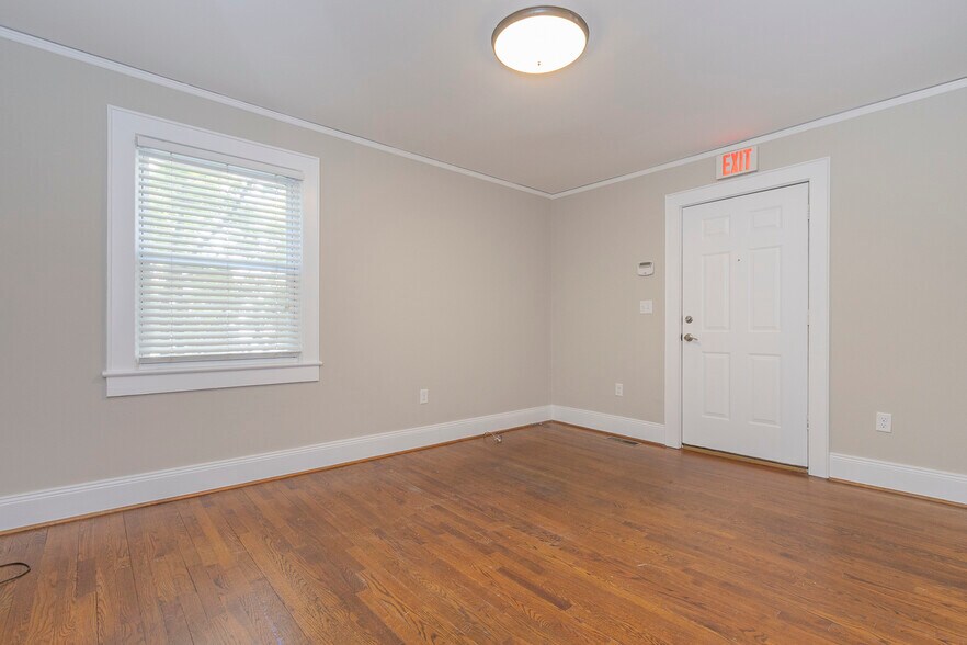 More Photos Of 2006 N Main St, Anderson Office For Sale