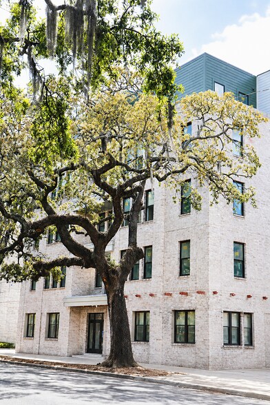 More Photos Of 2213 Bull St, Savannah Apartments For Lease