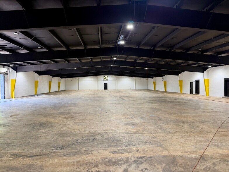 More Photos Of 202 Highway 29 Byp N, Anderson Flex For Lease