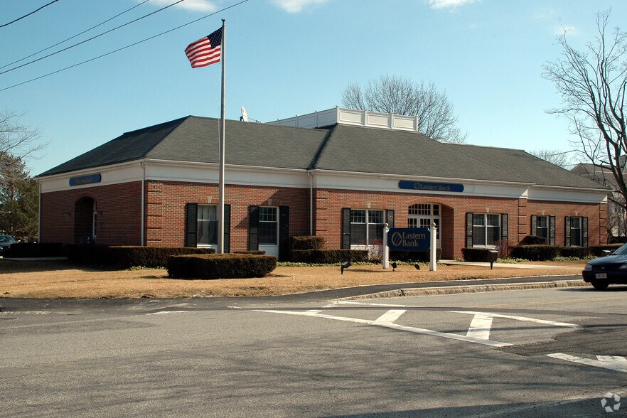 Primary Photo Of 17 North Rd, Chelmsford Bank For Lease