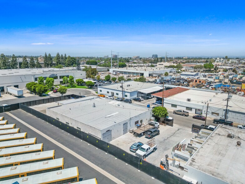 More Photos Of 920-922 E Arlee Pl, Anaheim Warehouse For Sale