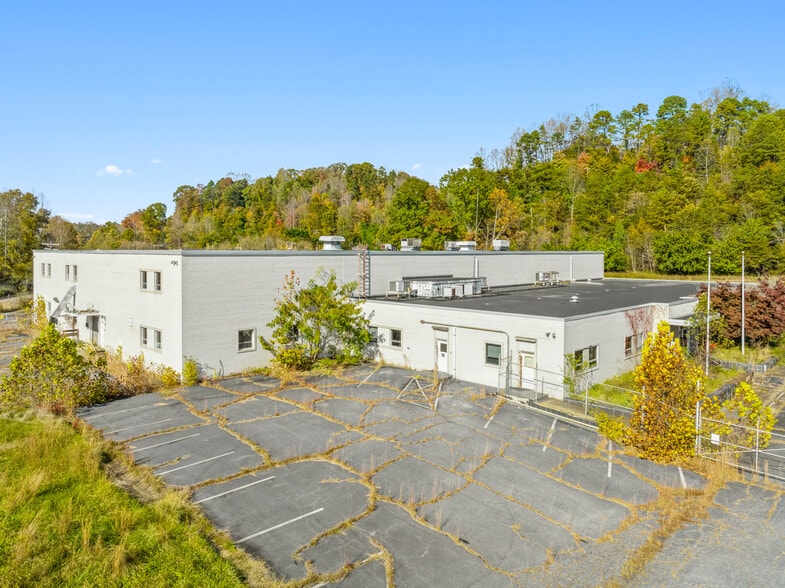 More Photos Of 1641 Fairystone Park Hwy, Stanleytown Warehouse For Sale