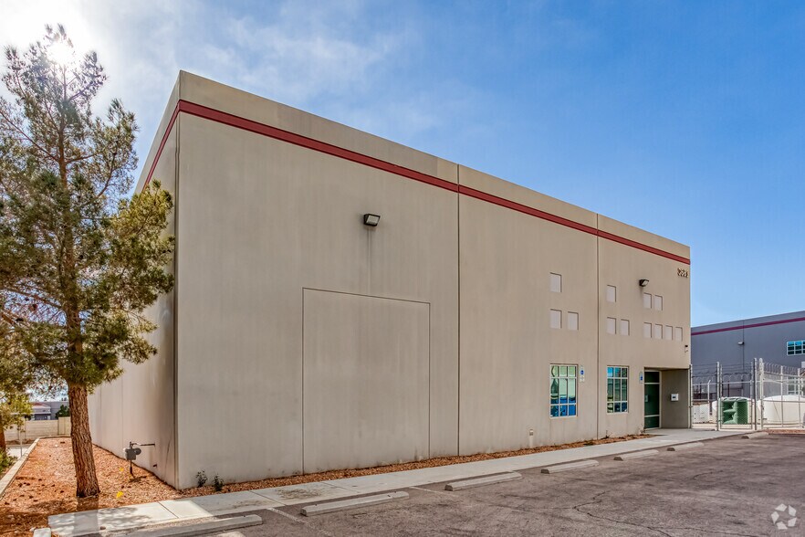 More Photos Of 3685 Post Rd, Las Vegas Warehouse For Sale