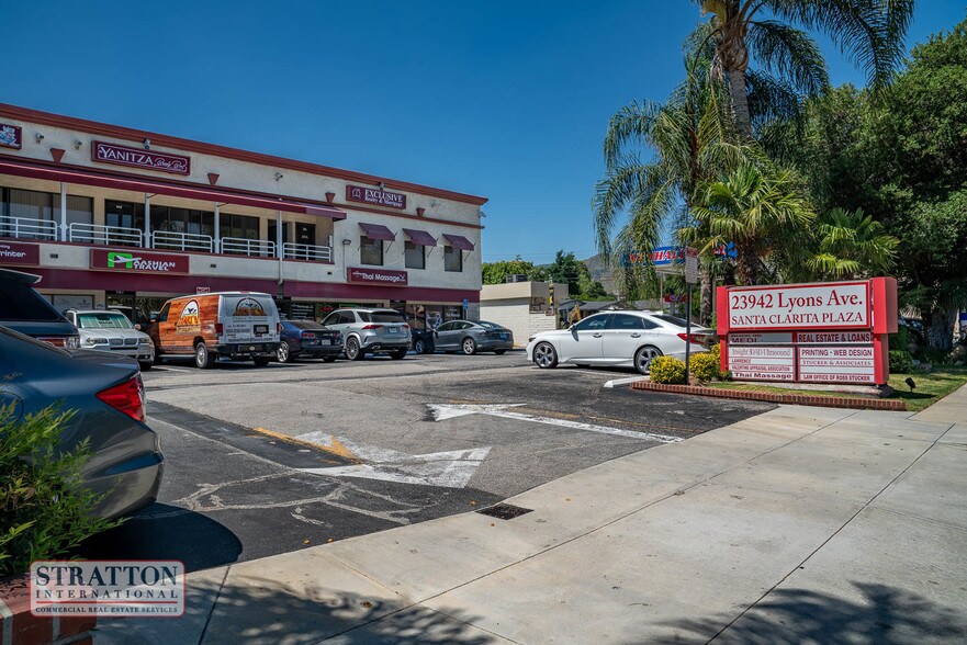 More Photos Of 23942 Lyons Ave, Santa Clarita Storefront Retail Office For Lease