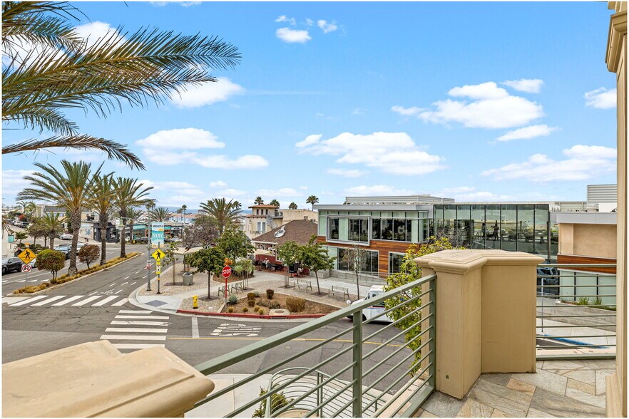 More Photos Of 205 Pier Ave, Hermosa Beach Office For Lease