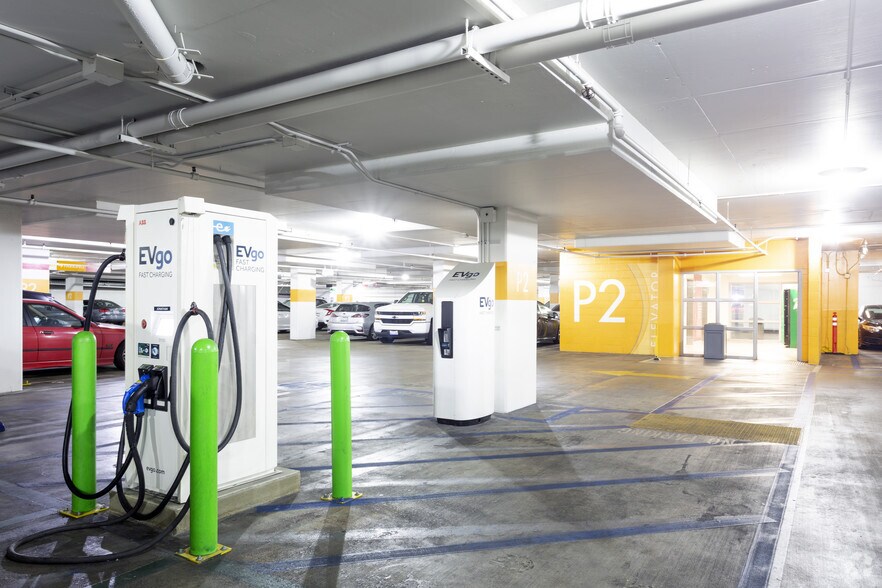 More Photos Of 8000 W Sunset Blvd, West Hollywood General Retail For Sale