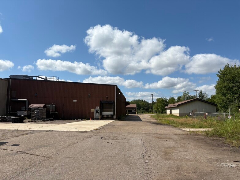 More Photos Of 555 W 25th St, Hibbing Manufacturing For Sale