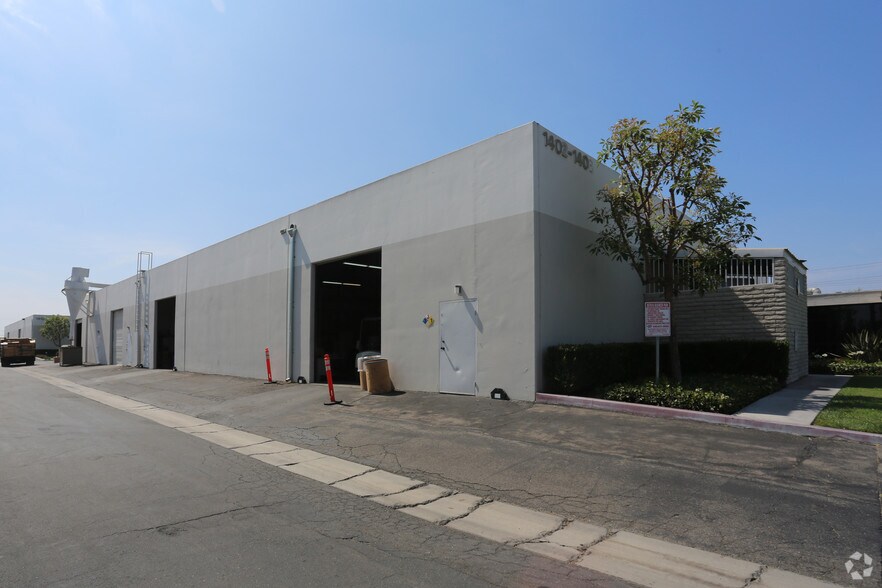 More Photos Of 1402-1408 N Batavia St, Orange Flex For Lease