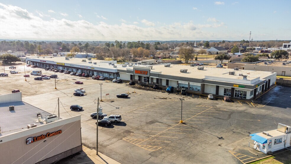 More Photos Of 98-110 Midtown Dr, Kilgore Unknown For Lease