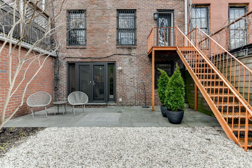 More Photos Of 426 Clermont Ave, Brooklyn Apartments For Sale