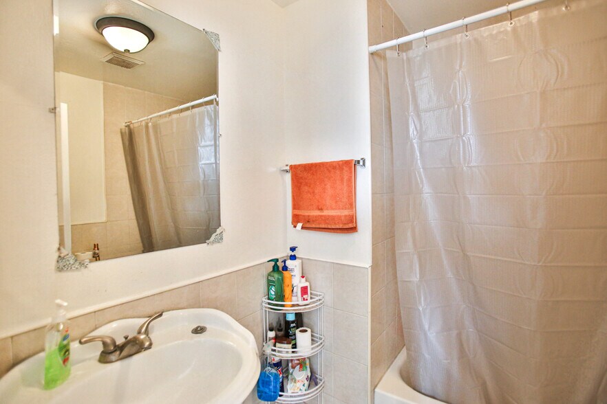 More Photos Of 3627 W 11th St, Santa Ana Apartments For Sale