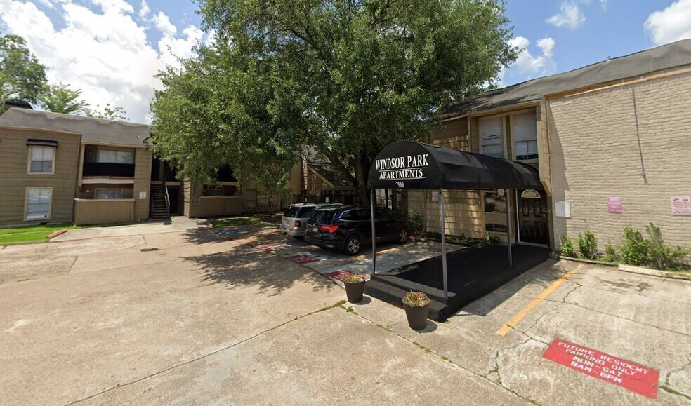 More Photos Of 7900 Creekbend Dr, Houston Apartments For Sale