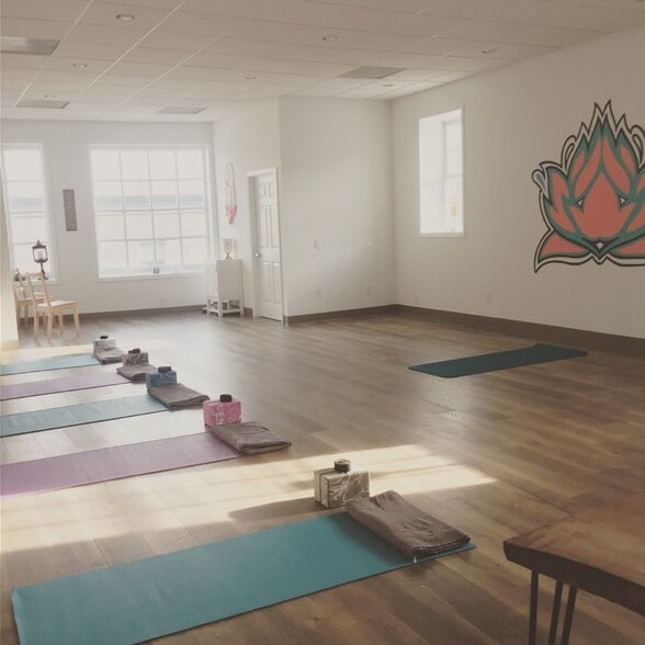 More Photos Of 205 E Main St, Front Royal Storefront Retail Office For Lease