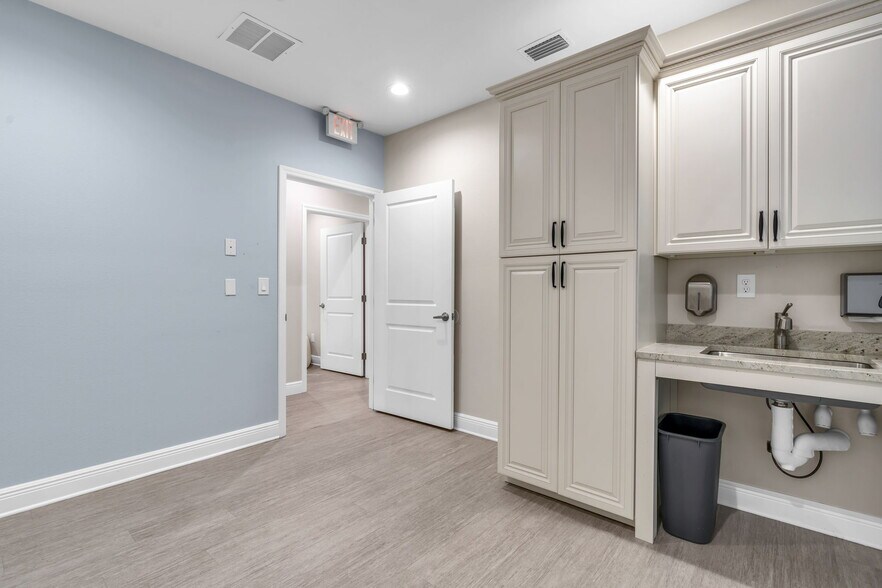 More Photos Of 4109 Armenia Ave, Tampa Medical For Sale