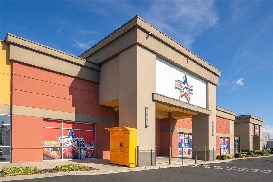 More Photos Of 8016 N Division St, Spokane Freestanding For Lease