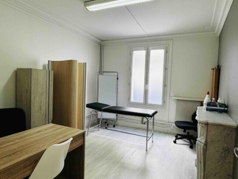 More Photos Of 11 Rue De La Glacière, Paris Office For Sale