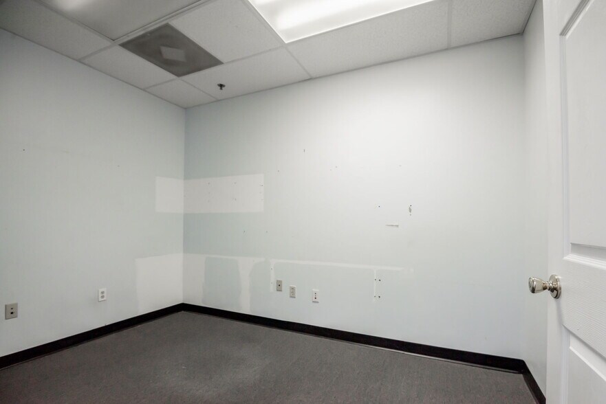More Photos Of 908 Churchmans Road Ext, New Castle Office For Lease