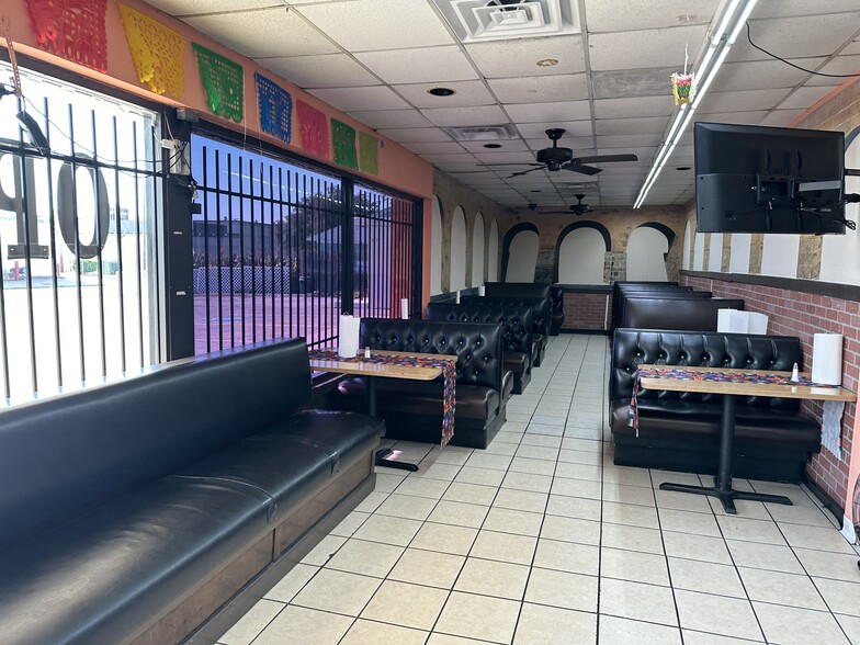 More Photos Of 1821 Crestridge Dr, Mesquite Freestanding For Sale