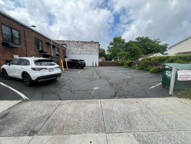 More Photos Of 255-17 Northern Blvd, Little Neck Medical For Lease
