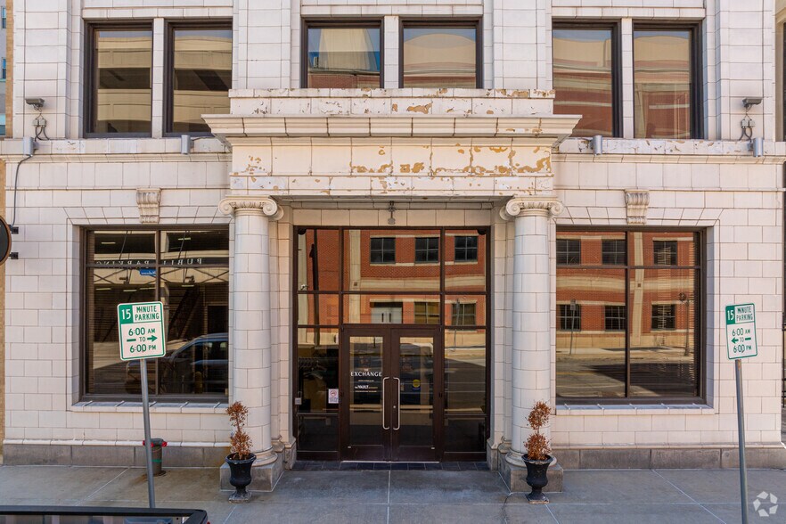 More Photos Of 112 W Jefferson Blvd, South Bend Office For Lease