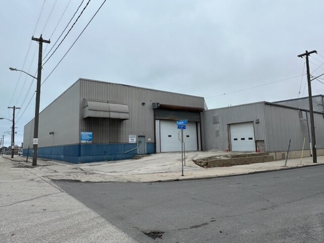 More Photos Of 901 S 17th St, Manitowoc Warehouse For Lease