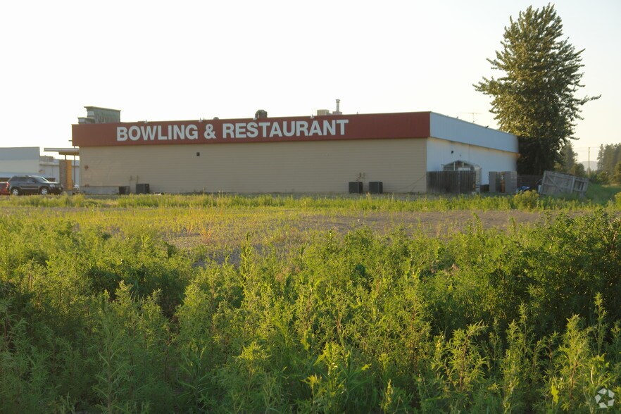 More Photos Of 125 E J St, Deer Park Warehouse For Lease