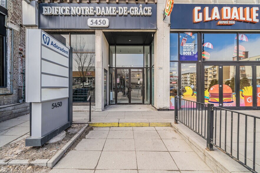 More Photos Of 5450-5484 Ch De La Côte-Des-Neiges, Montréal Office For Sale