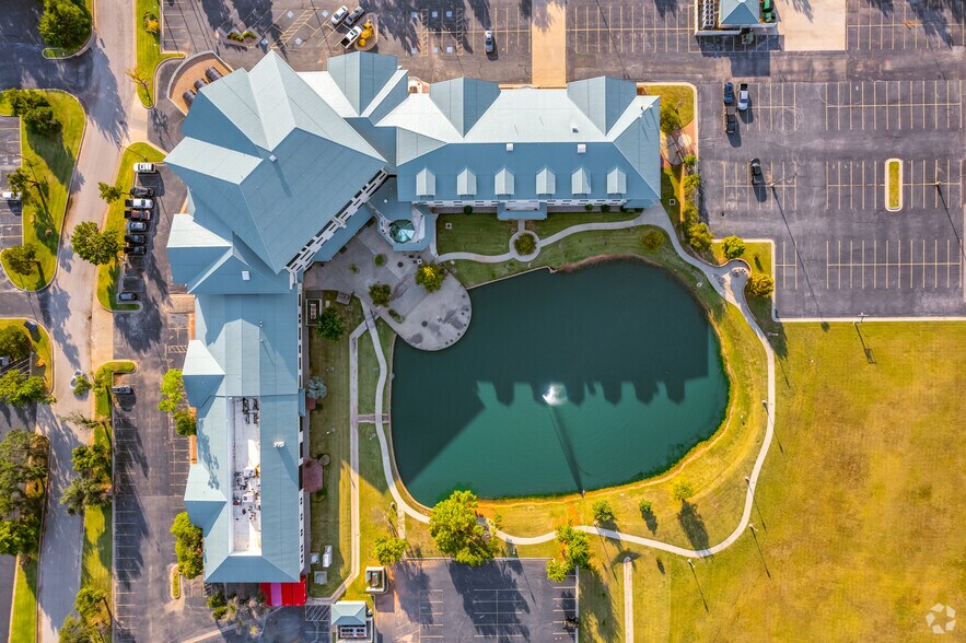 More Photos Of 701 Cedar Lake Blvd, Oklahoma City Office For Lease